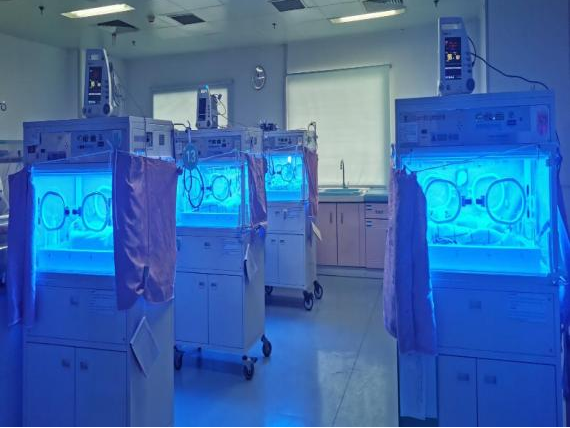 为什么要用光疗纸尿裤大朗医院重启日间光疗，“小黄人”们可以追光了！_https://www.jmylbn.com_新闻资讯_第4张