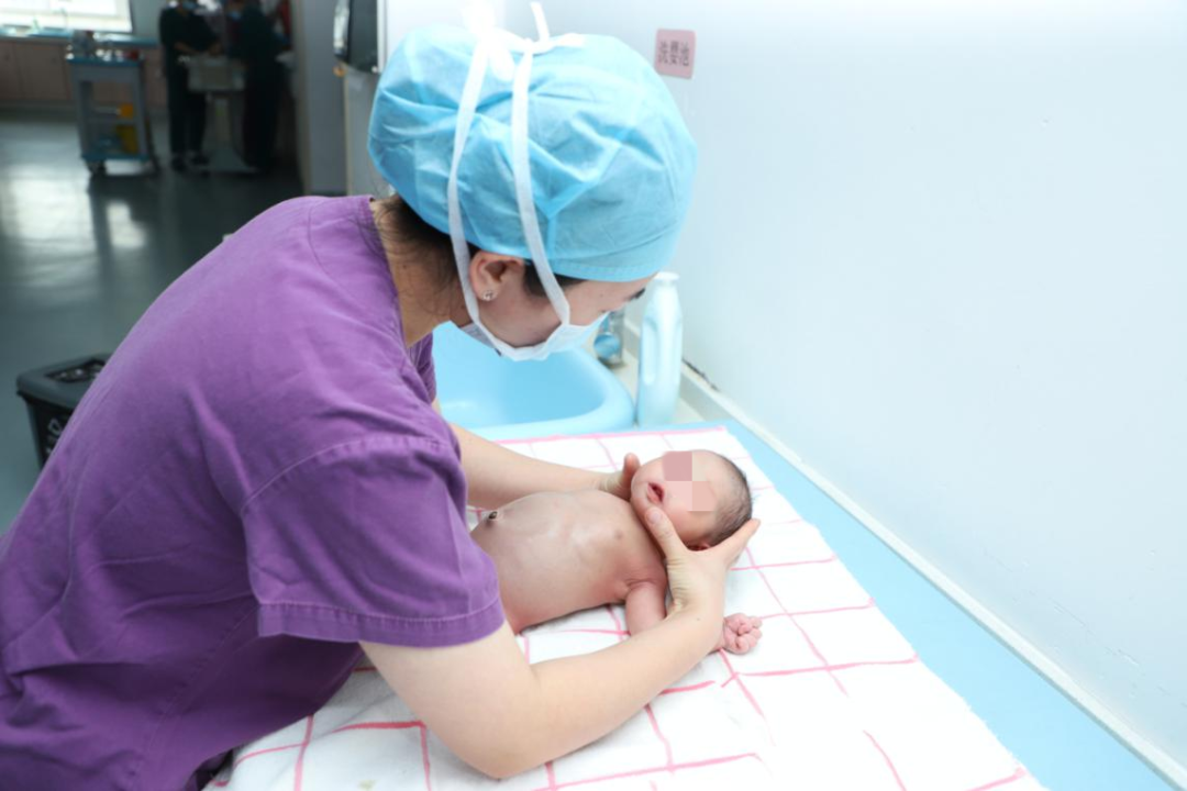 为什么要用光疗纸尿裤大朗医院重启日间光疗，“小黄人”们可以追光了！_https://www.jmylbn.com_新闻资讯_第6张