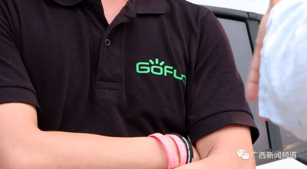 共享汽车“坟场”？大量闲置占用停车位 方便吗？