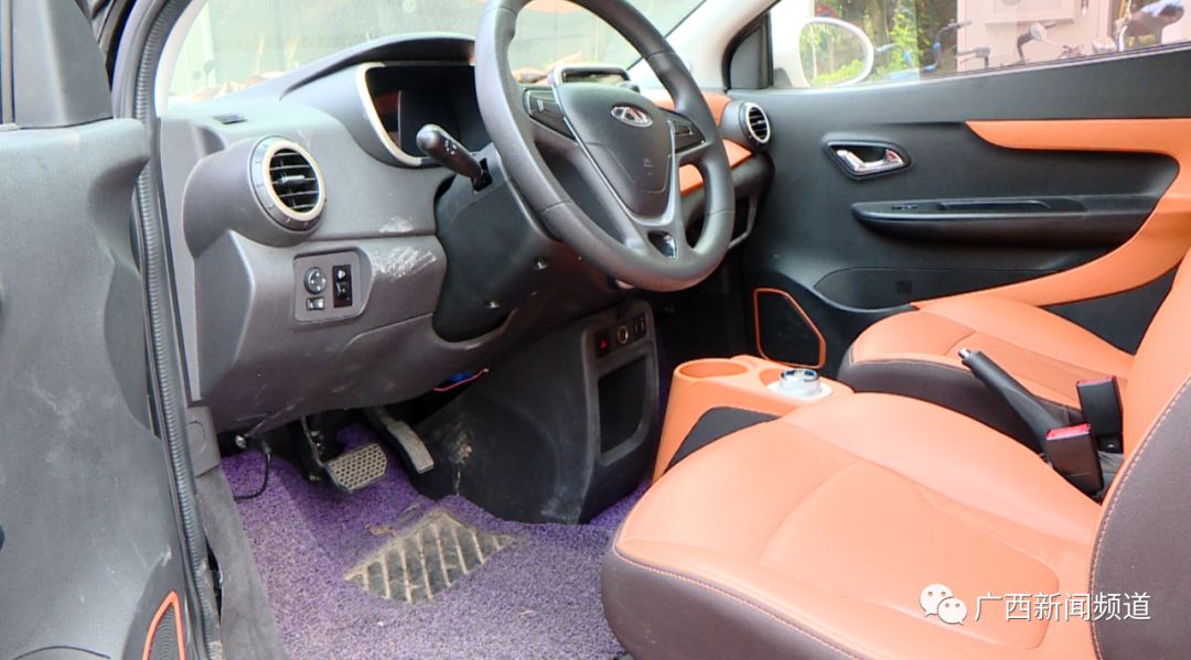 共享汽车“坟场”？大量闲置占用停车位 方便吗？