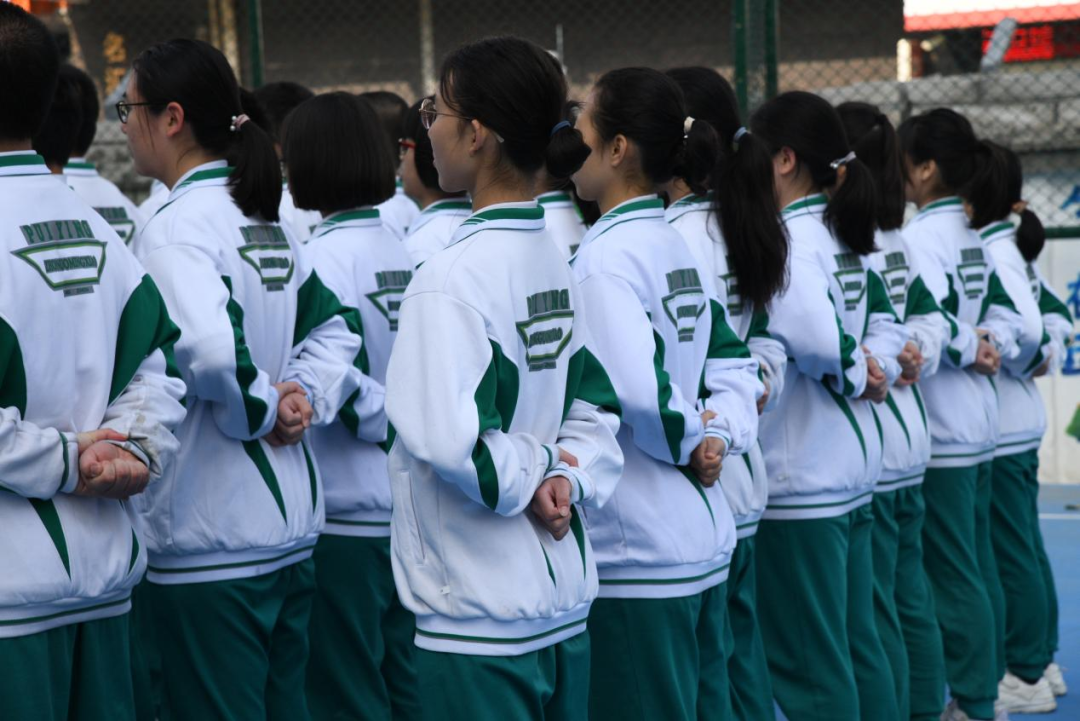 青春,在韶光中挥洒!——广州市培英中学云城校区军训结营