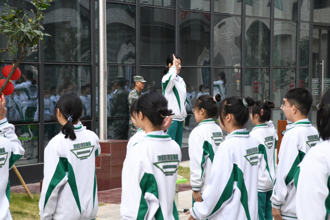 青春,在韶光中挥洒!——广州市培英中学云城校区军训结营