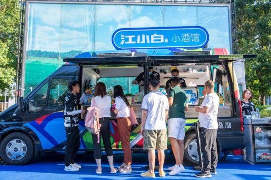 年轻人爱上白酒：江小白全产业链释放了怎样的荷尔蒙？