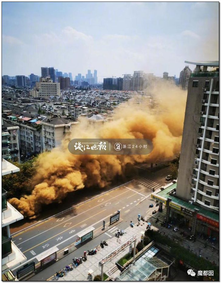 中国再爆路塌事故 少年救人坠入2次塌陷 爆燃（组图） - 43