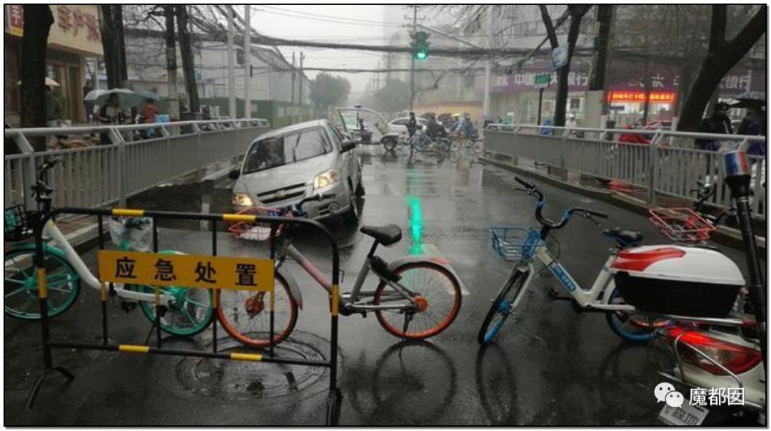 中国再爆路塌事故 少年救人坠入2次塌陷 爆燃（组图） - 61