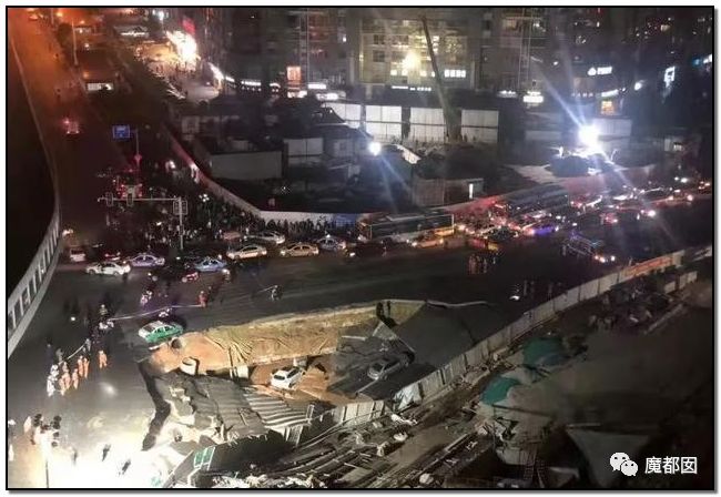 中国再爆路塌事故 少年救人坠入2次塌陷 爆燃（组图） - 56