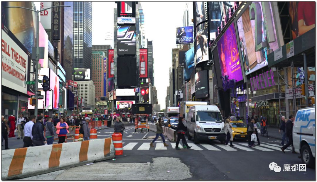 毫无疑问，中国街面招牌设计已迈入世界顶尖水平！