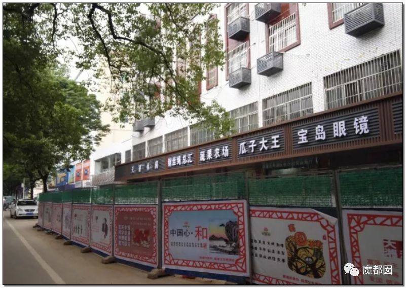 毫无疑问，中国街面招牌设计已迈入世界顶尖水平！