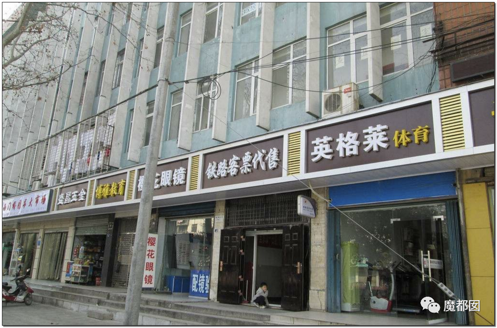 毫无疑问，中国街面招牌设计已迈入世界顶尖水平！