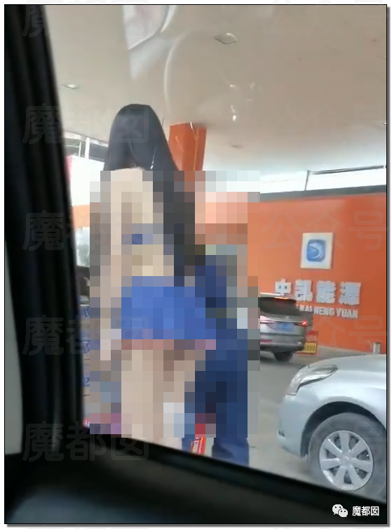 加油站惊现火辣性感比基尼美女宣传，引发网络爆议（视频/组图） - 28