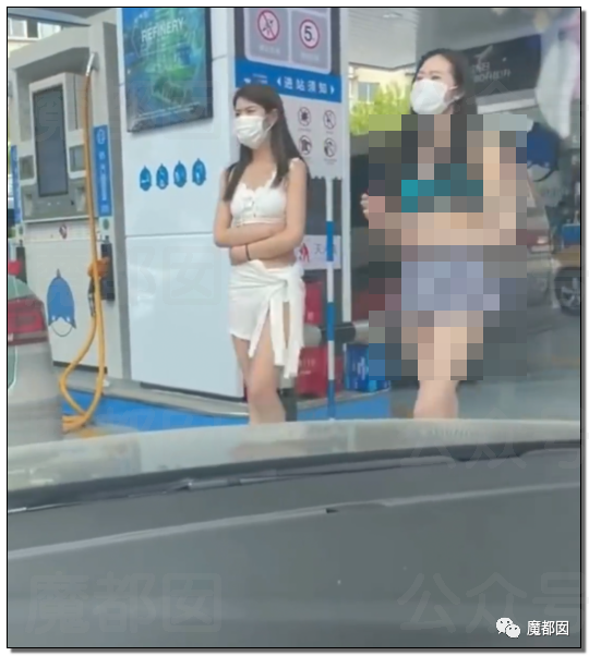 加油站惊现火辣性感比基尼美女宣传，引发网络爆议（视频/组图） - 6