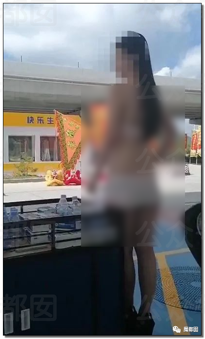 加油站惊现火辣性感比基尼美女宣传，引发网络爆议（视频/组图） - 47