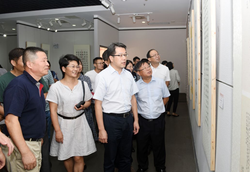 翰墨薪传礼赞新中国 江阴好少年笔歌墨舞茁壮成长