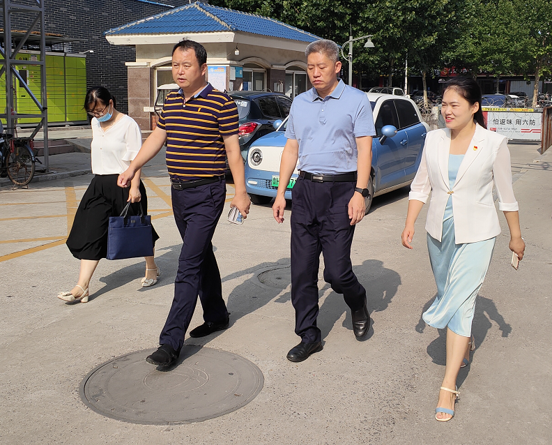 任城区政府门户网站 街道动态 "七一"慰问送温暖|区长宋华东同志到