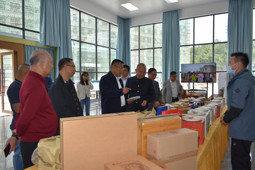 谢桂坤寄语江屯镇加快茶旅融合打响广宁茶招牌