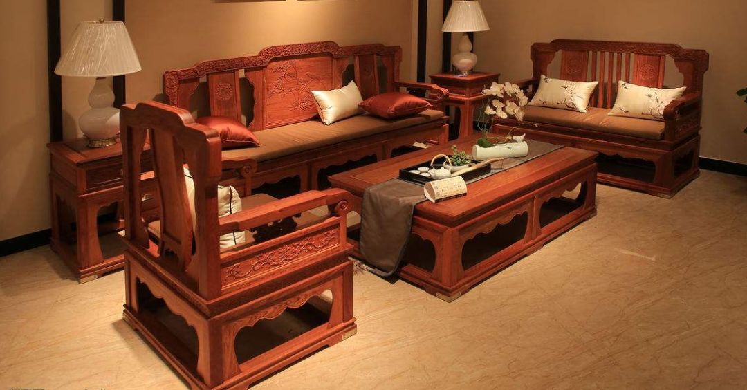 一件品相俱佳的红木家具，形、韵、艺、材是基本要素