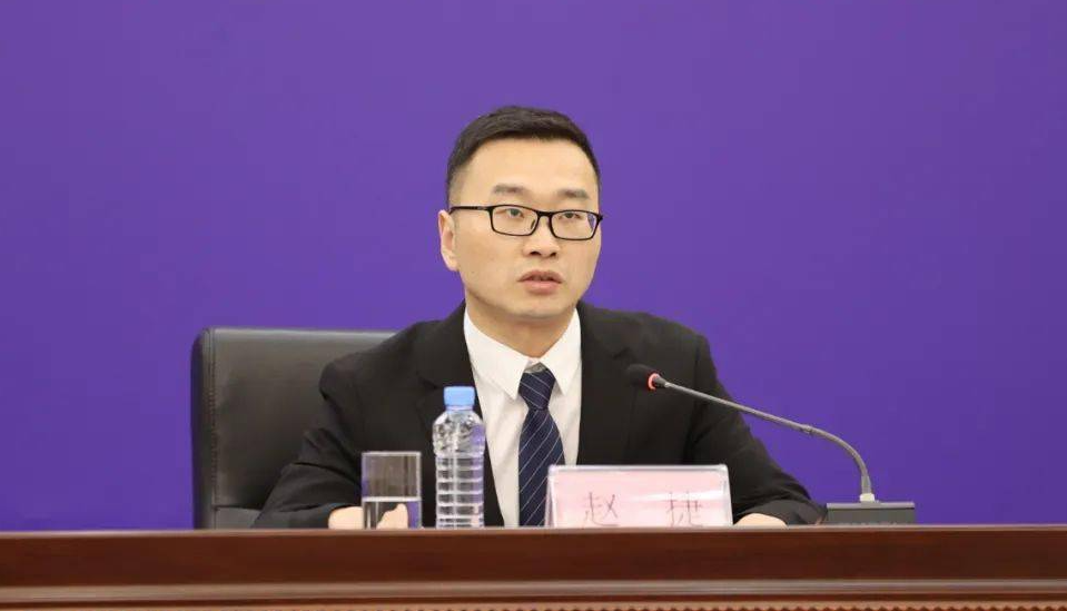 据"江西政读"消息,4月5日下午,江西省委常委,南昌市委书记李红军深入