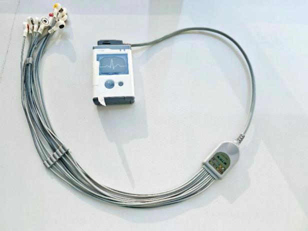 holter电极怎么贴【健康资讯】守护心脏健康的秘密武器——Holter_https://www.jmylbn.com_新闻资讯_第1张