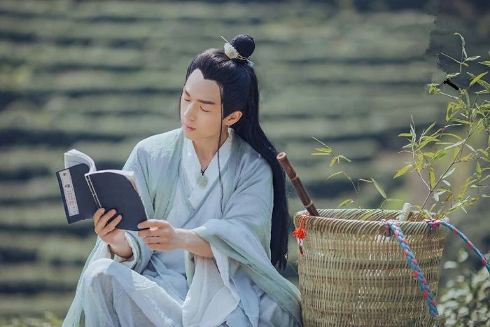 这五处长痣的男人最旺妻，赶紧嫁！