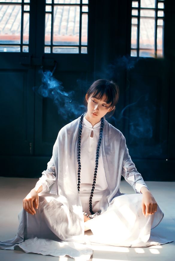 为什么说积阴德，可以冲破先天八字的束缚！