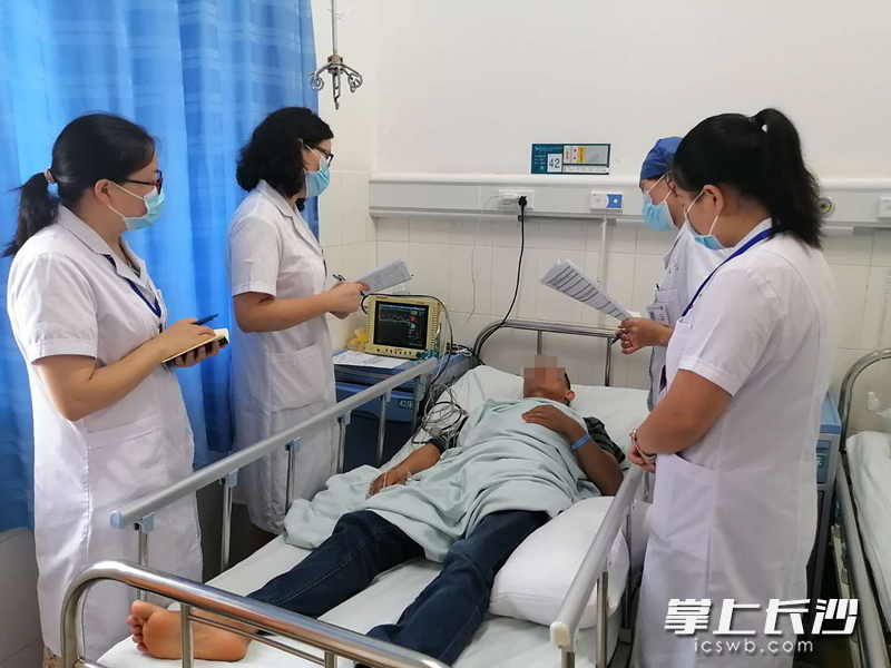 孩子|【围观】这是一道“送命题”...辅导孩子写作业，45岁男子被气出脑出血