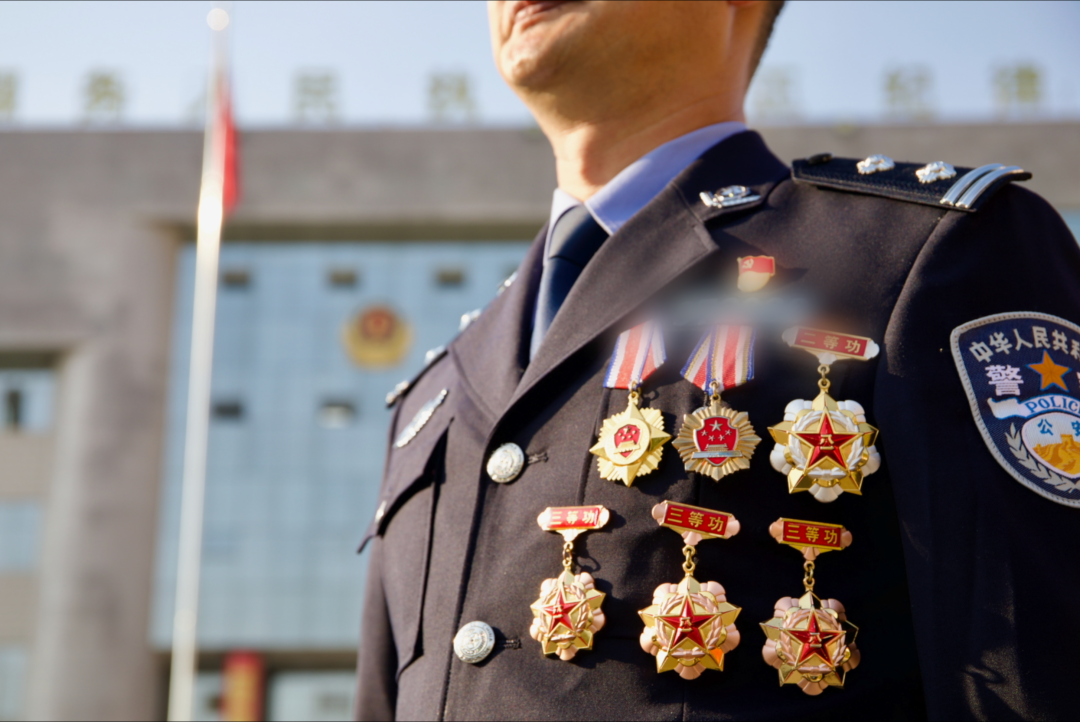 为丈夫的安全，缉毒警嫂电话只敢响5秒，没接通就马上挂断