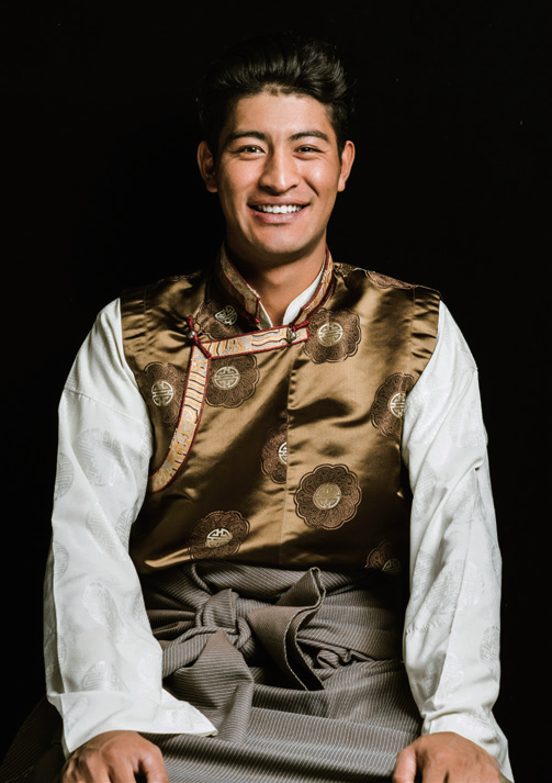 明日上演 | 濮存昕导演话剧《哈姆雷特》演出倒计时,精彩花絮抢先看!