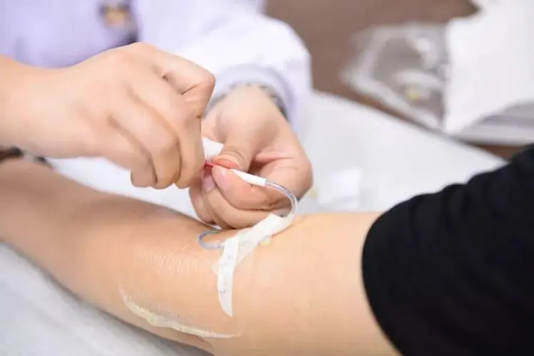 怎么贴好输液贴【名医名科】长期静脉输液的好搭档：水凝胶豆黄消炎贴_https://www.jmylbn.com_新闻资讯_第3张