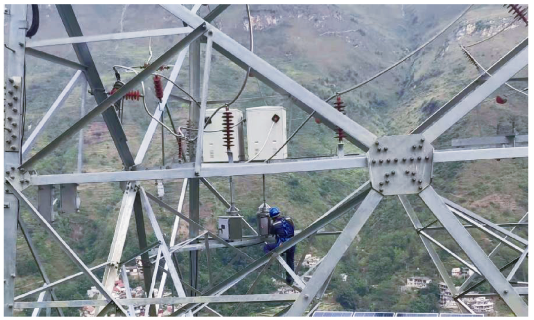 南网技术人员提出一种输电线路地线融冰塔侧设备的远程运维技术