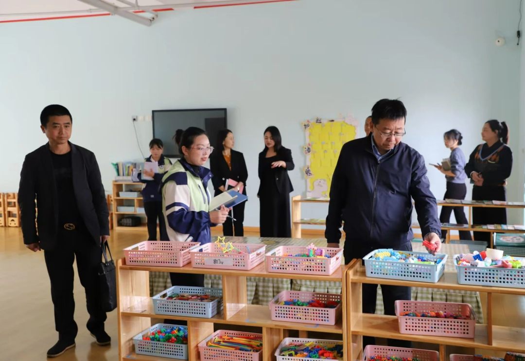 省妇儿工委办、省托育协会专家团到铜仁高新区调研指导省级“苗圃工程”试点工作