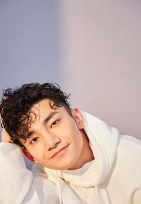 全职高手电视剧照图_姜龙在电视剧《师父》中变身喋喋不休的男孩黄少