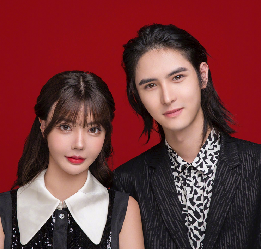 红聊 女网红爆暧昧聊天截图，韩安冉回应10天闪婚，新任老公纹身表忠心