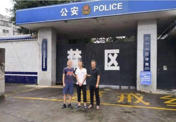 彩虹直装卡密,三角洲黑号低价发卡网,暗区突围科技直装免费
