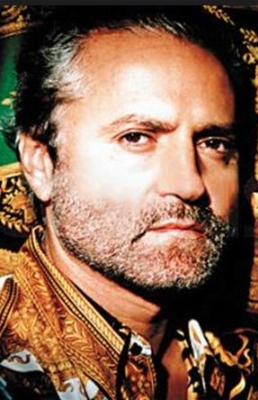 都能让时尚界抖一抖的詹尼·范思哲(gianni versace),无论是纯色,印花