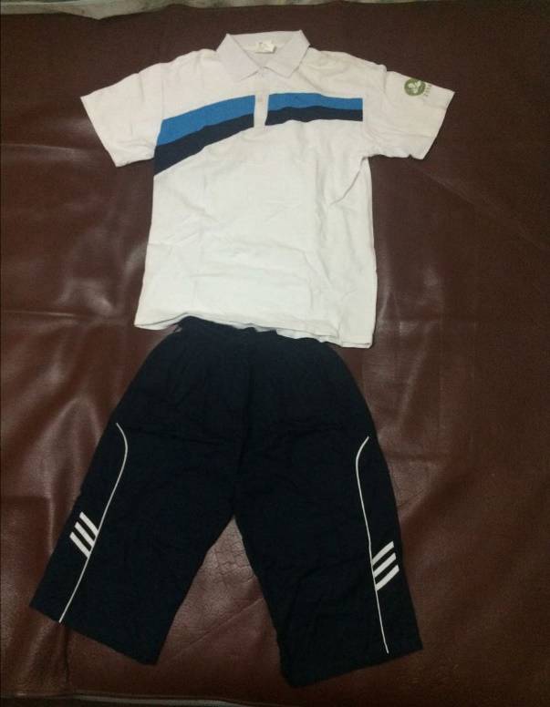 fiona:喜欢二中正装的校服,因为西服很好看.