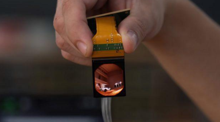 据了解,vr设备显示技术主要有fast lcd,玻璃基oled,硅基oled等.