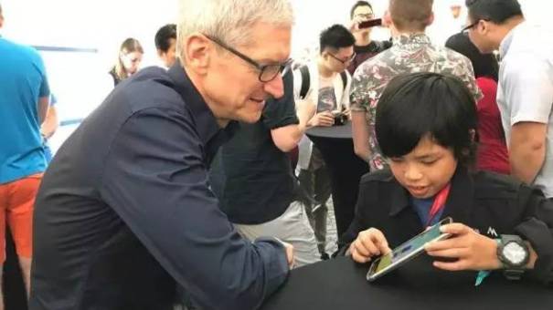 10岁就被苹果CEO点名聊人生，干掉千万程序员拿下WWDC奖学金，你怕不怕？