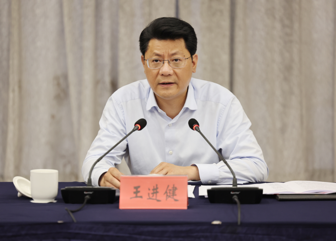 王进健在仪征调研时强调勇当先锋勇挑重担争做跨江融合发展先行者示范