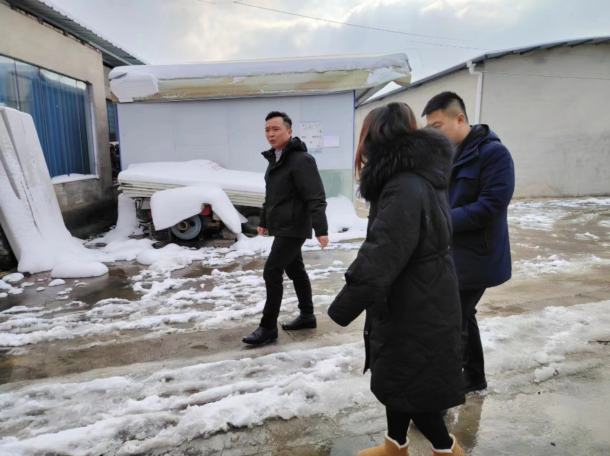 蒲章调研督导低温雨雪凝冻天气困难群众保障工作