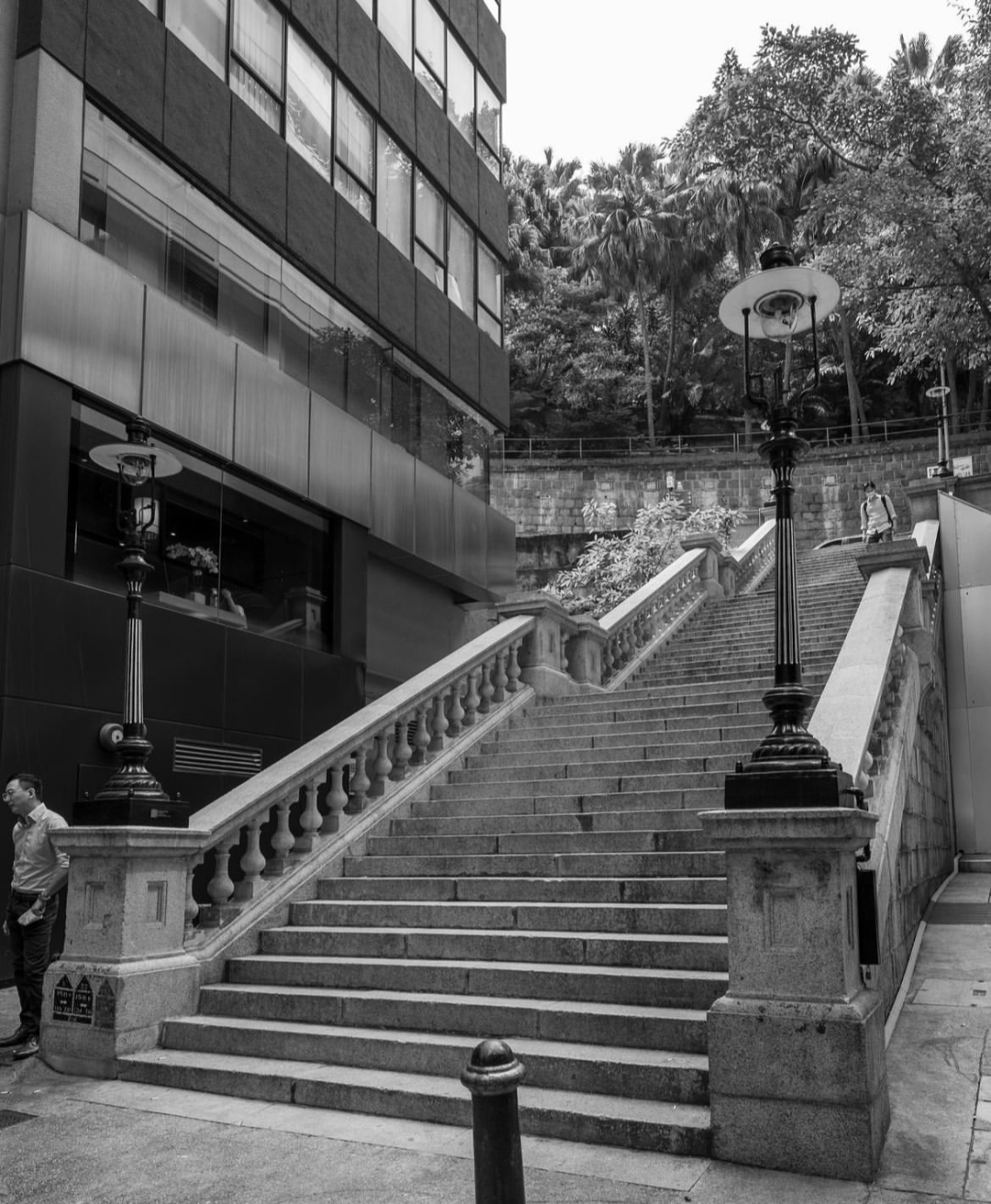 比东京绚烂，烟火气不输曼谷，这座好逛好吃的国际化大都市，值得打卡100次！