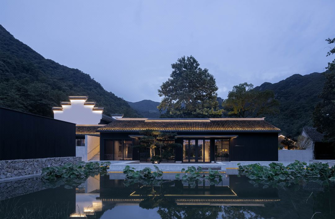 中国人自己的“小普吉”！高铁1.5h直达，依山傍海，竹林温泉畅泡！