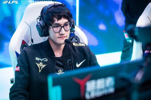 doinb直播发疯狂扇自己耳光karsa比赛选出史上最冷门英雄笑傻rookie