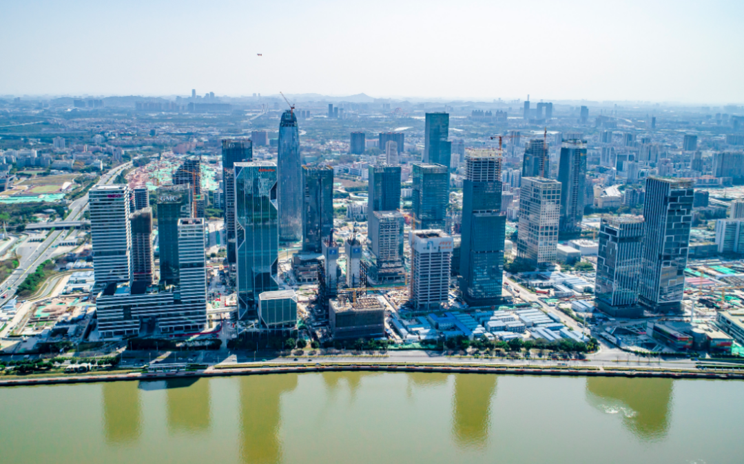 海珠保利湖光悦色，加推6套特价房！120-200湖居低密大平层