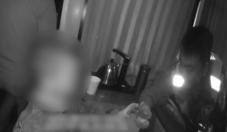 电轮椅怎么不过电九旬老人轮椅没电被困，骑警：我送您回家_https://www.jmylbn.com_新闻资讯_第20张