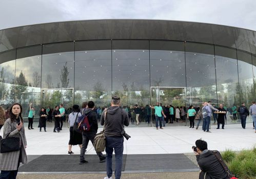 苹果出信用卡啦！一文看懂昨夜苹果发布，五大服务开抢互联网公司饭碗