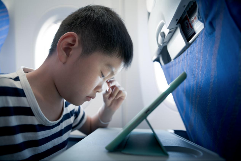 快近视的孩子都有这些表现建议家长尽早带娃去检查