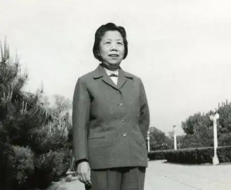 嫁给全中国最帅的男人，她比你想象中还牛