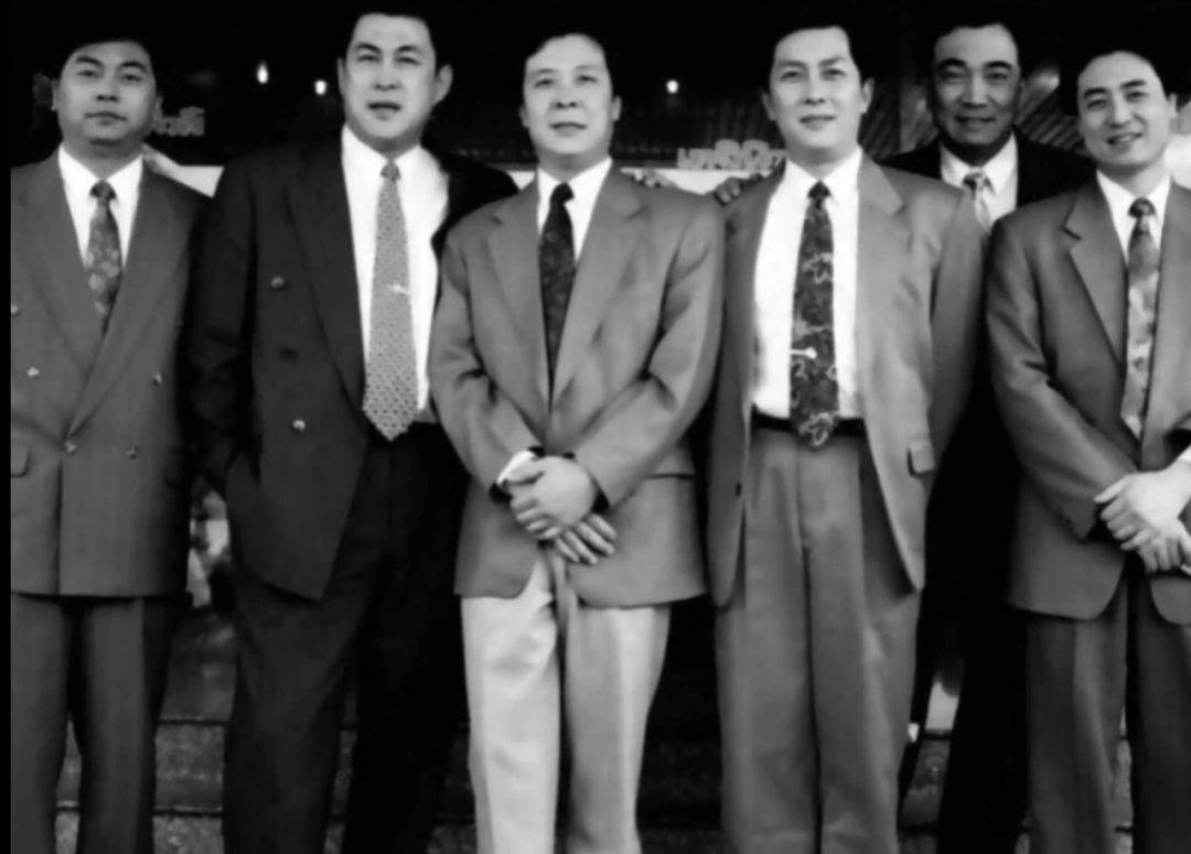 央视烧光17亿只为让他封神