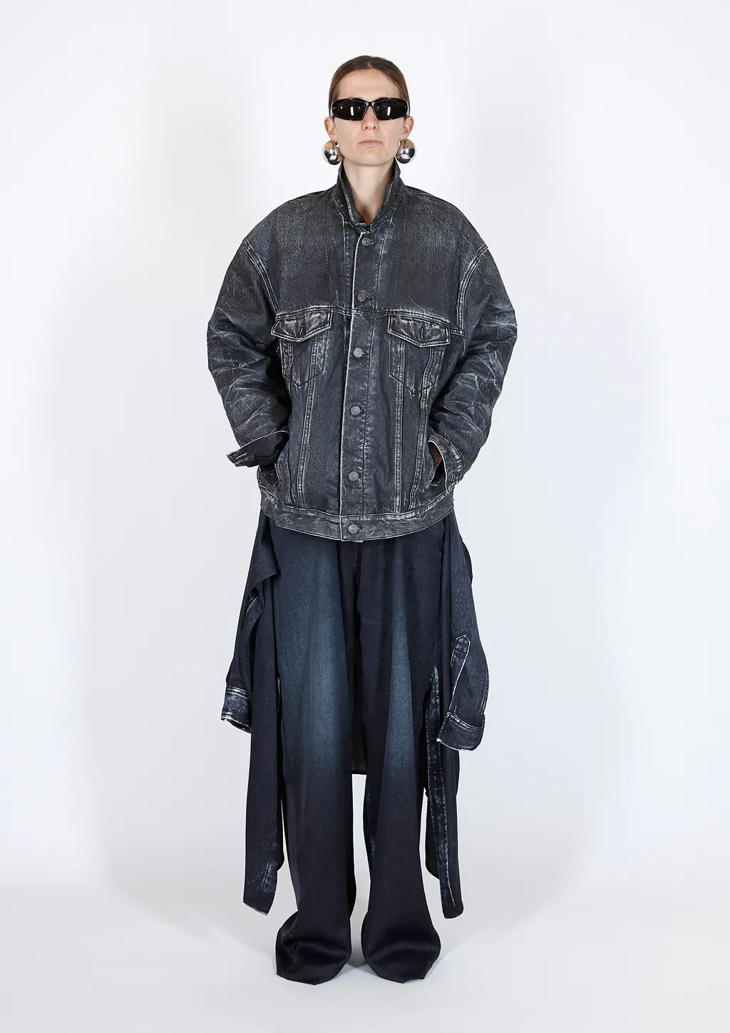 巴黎世家黑色袜子图片_黑色袜子长什么样_黑色袜子发白怎么办