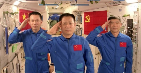 中国人“吃鸦片”才能造火箭？聂海胜：我们吃椒麻鹅和宫保鸡丁